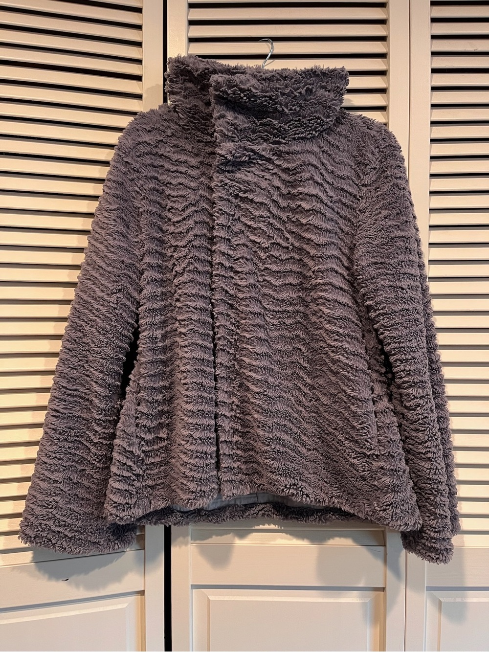 Patagonia Plush Teddy Jacket in Lavender / Charcoal - So SOFT!